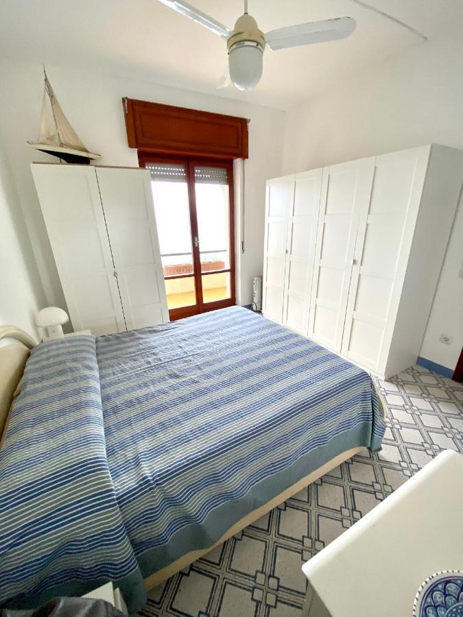 Ischia - Panoramic Apartment On The Sea Lacco Ameno  المظهر الخارجي الصورة