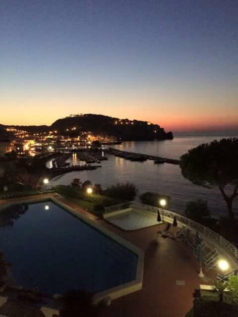 Ischia - Panoramic Apartment On The Sea Lacco Ameno  المظهر الخارجي الصورة